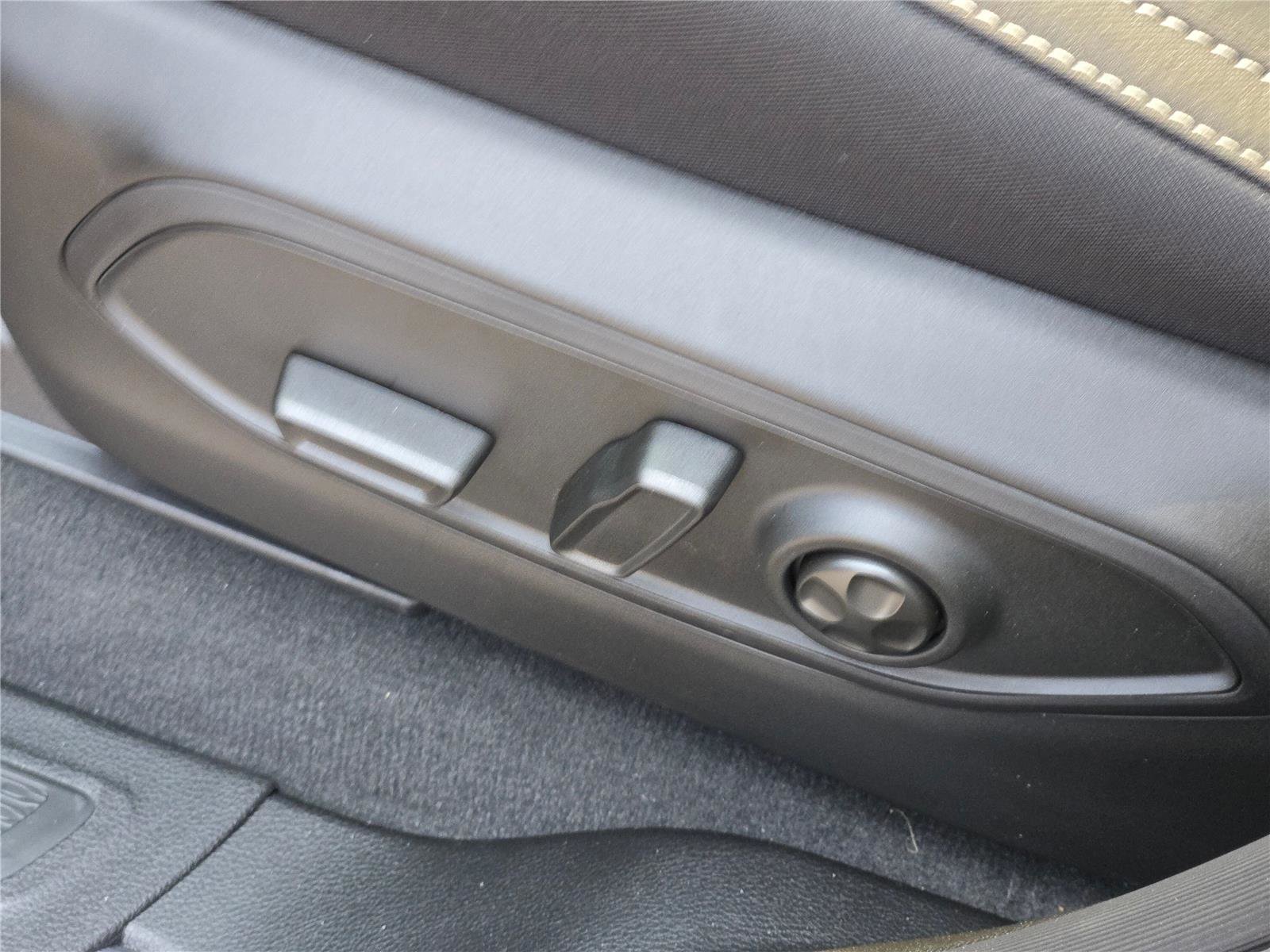 New 2025 Jeep Grand Cherokee L Laredo w/ Luxury Tech Group I image 27