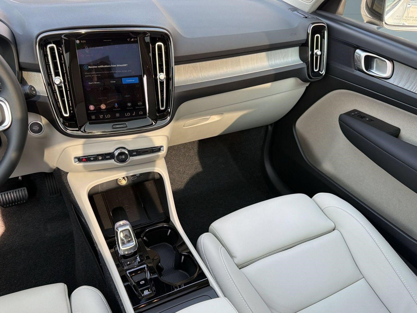 New 2026 Volvo XC40 B5 Plus w/ Protection Package Premier AWD/4WD image 27