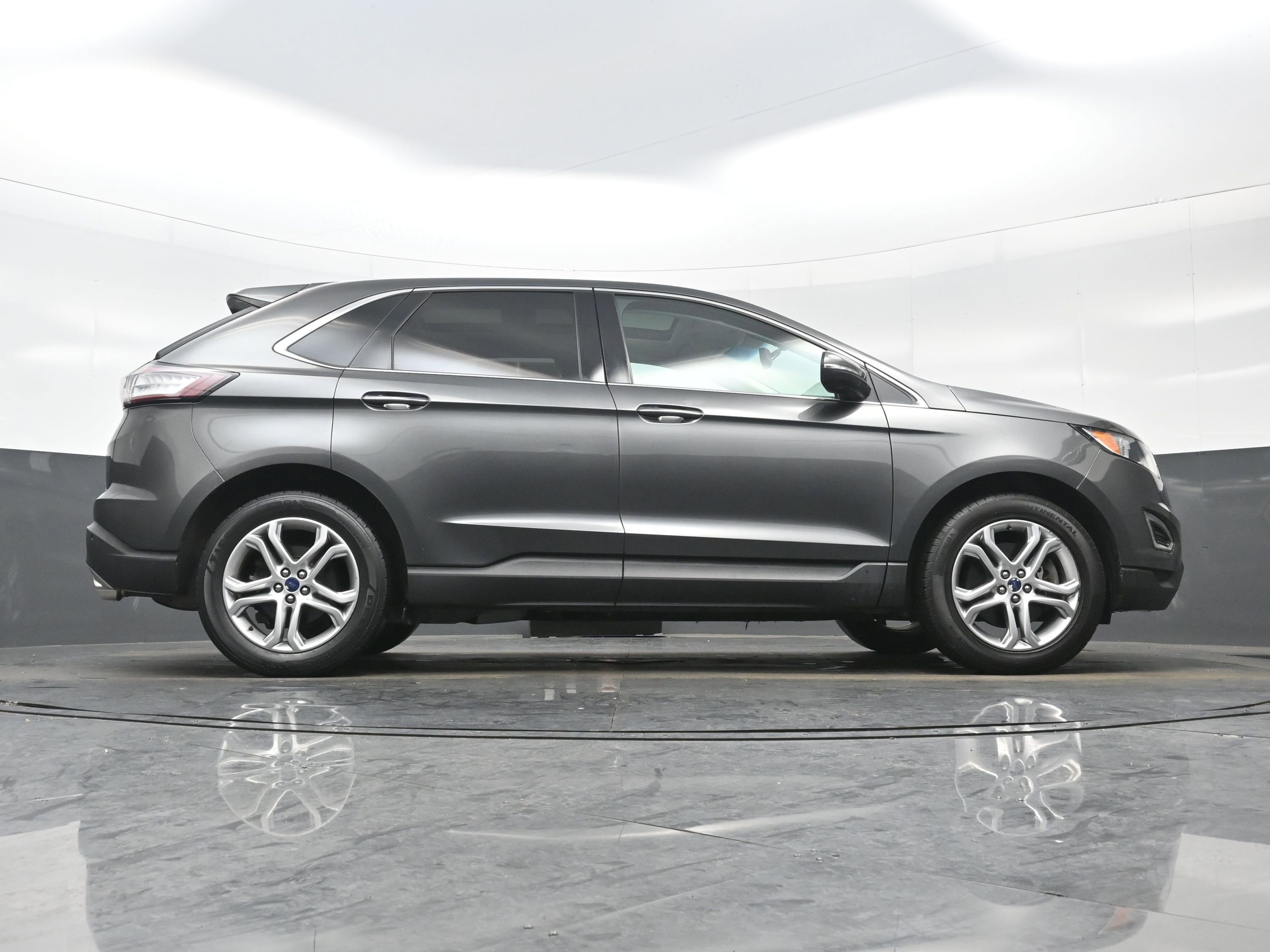 Used 2015 Ford Edge Titanium w/ Equipment Group 301A image 31