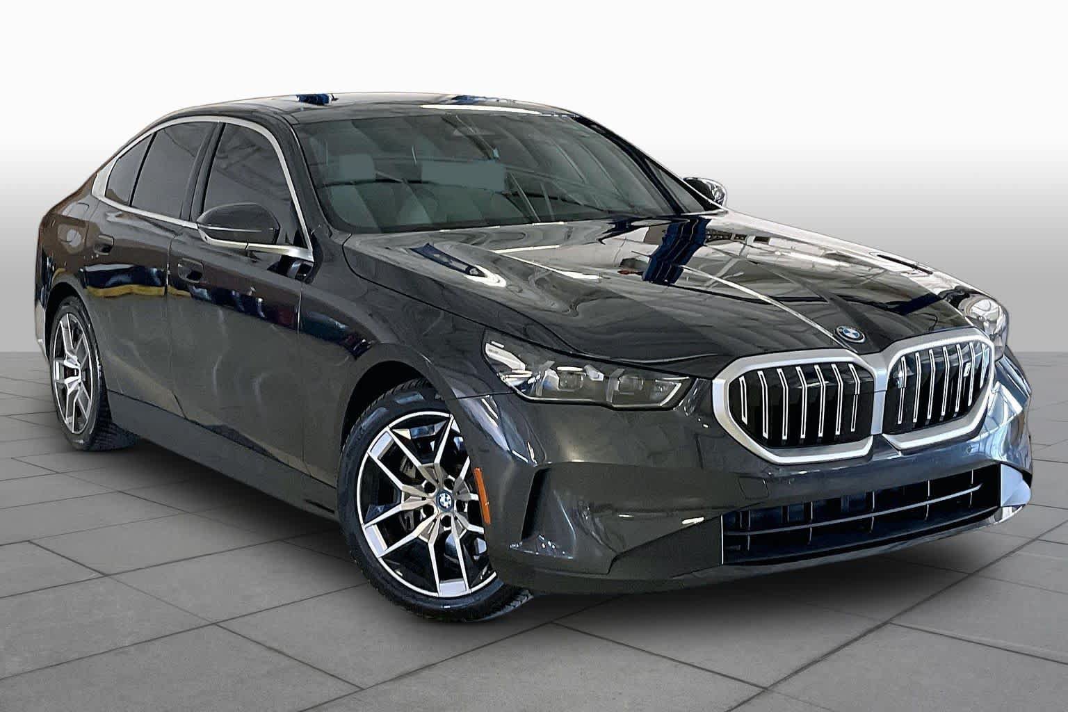Used 2024 BMW i5 eDrive40i w/ M Sport Package RWD image 2