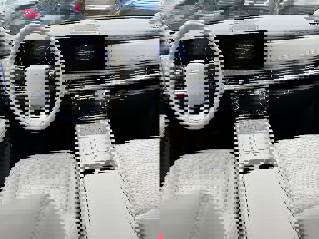 Certified 2025 Hyundai Santa Fe Limited image 13