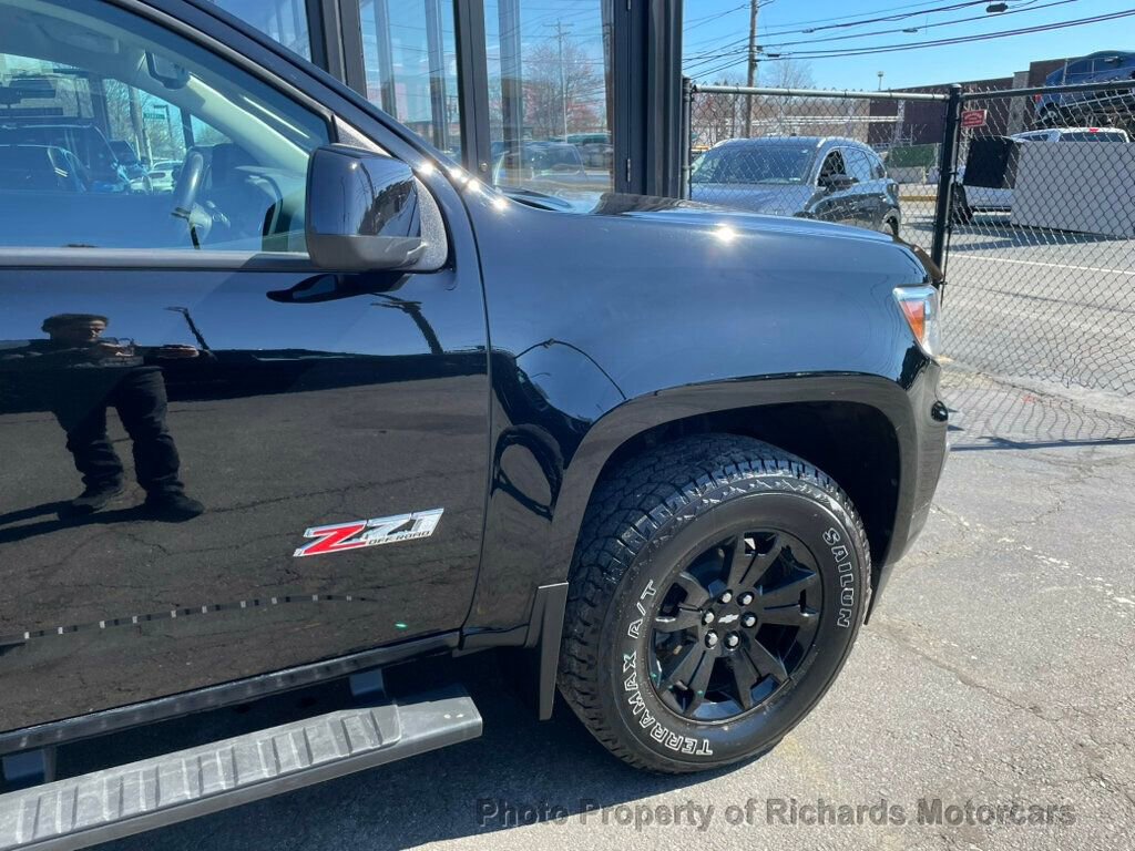 Used 2022 Chevrolet Colorado Z71 w/ Z71 Midnight Edition image 9