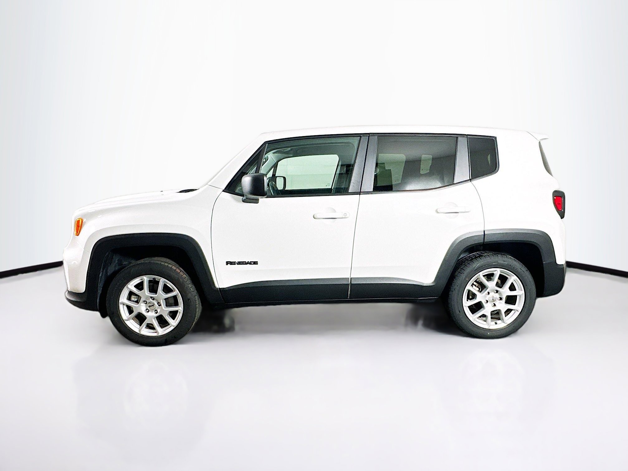 Used 2023 Jeep Renegade Latitude image 4