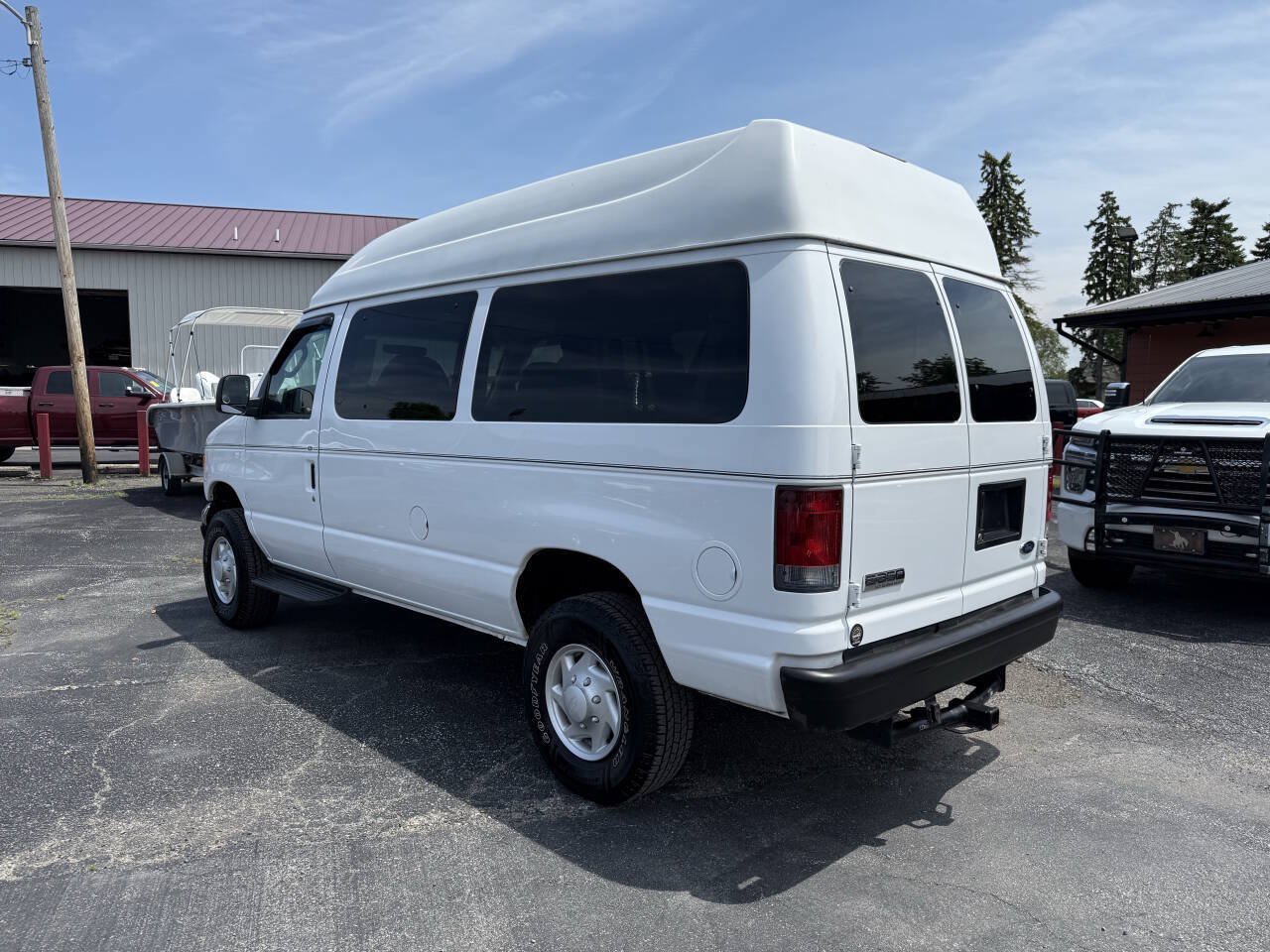 Used 2006 Ford E-350 and Econoline 350 XL RWD image 3