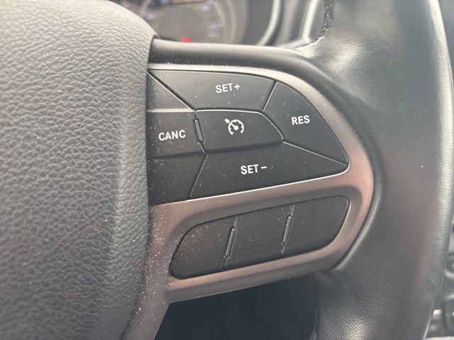 Used 2019 Jeep Cherokee Latitude Plus image 18