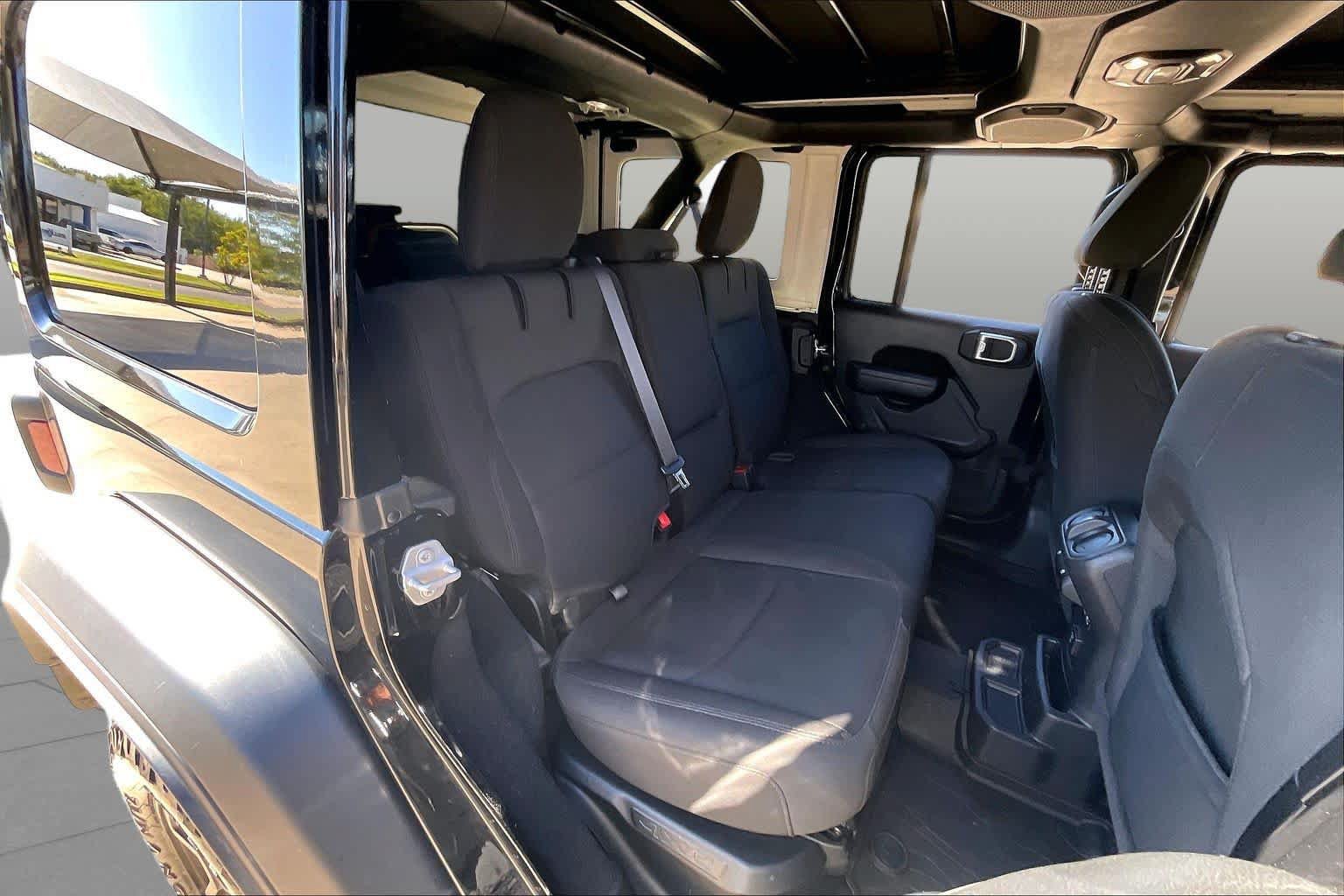 Used 2023 Jeep Wrangler Unlimited w/ Sun & Screen Package AWD/4WD image 19