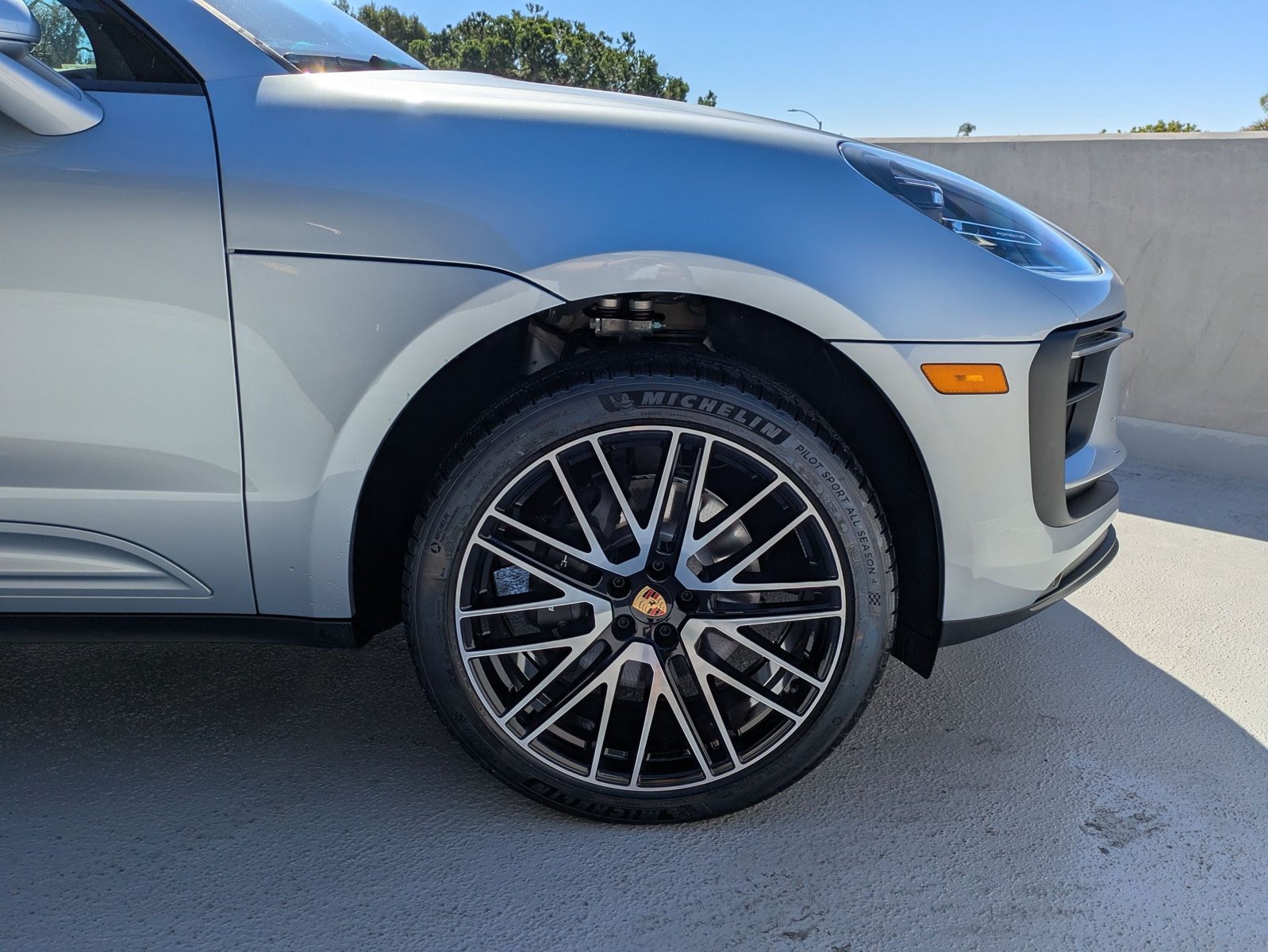 Certified 2026 Porsche Macan AWD/4WD image 11