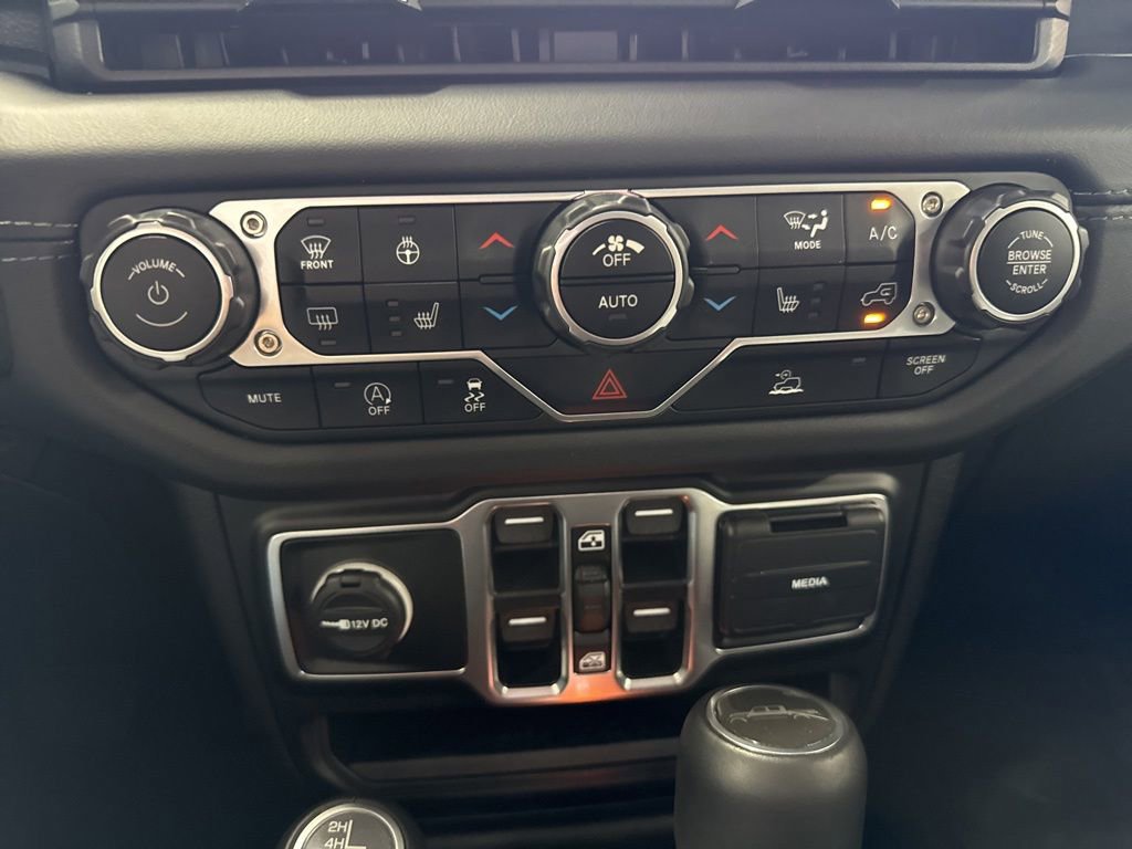 Used 2025 Jeep Gladiator Sport AWD/4WD image 23