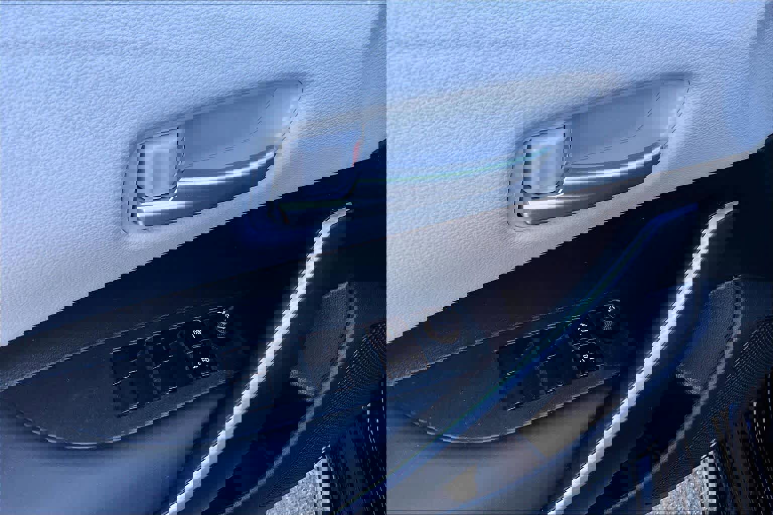 Certified 2023 Toyota Corolla SE w/ SE Premium Package image 32