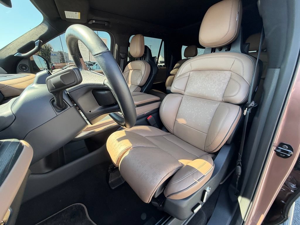 Used 2025 Lincoln Navigator L Black Label AWD/4WD image 12