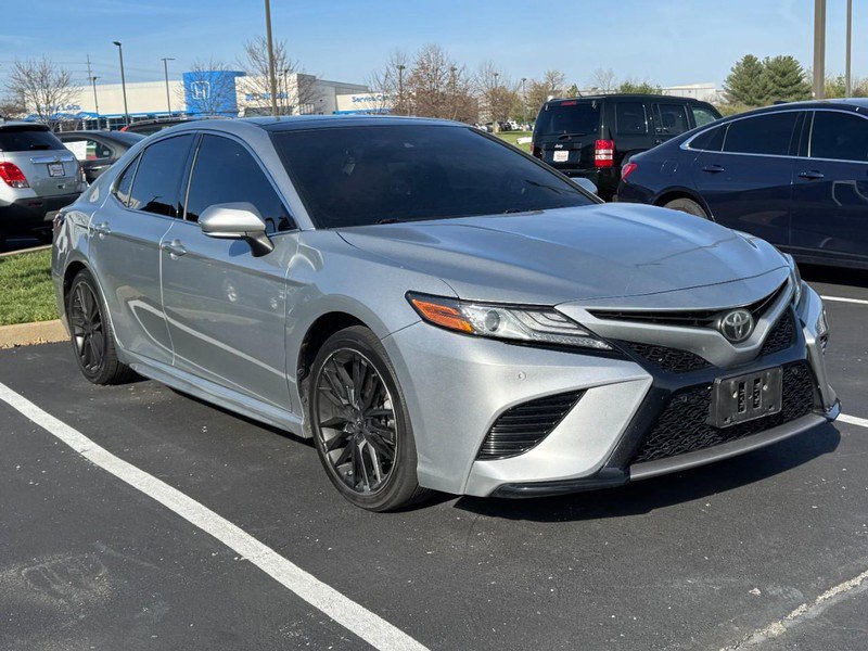 Used 2018 Toyota Camry XSE image 4