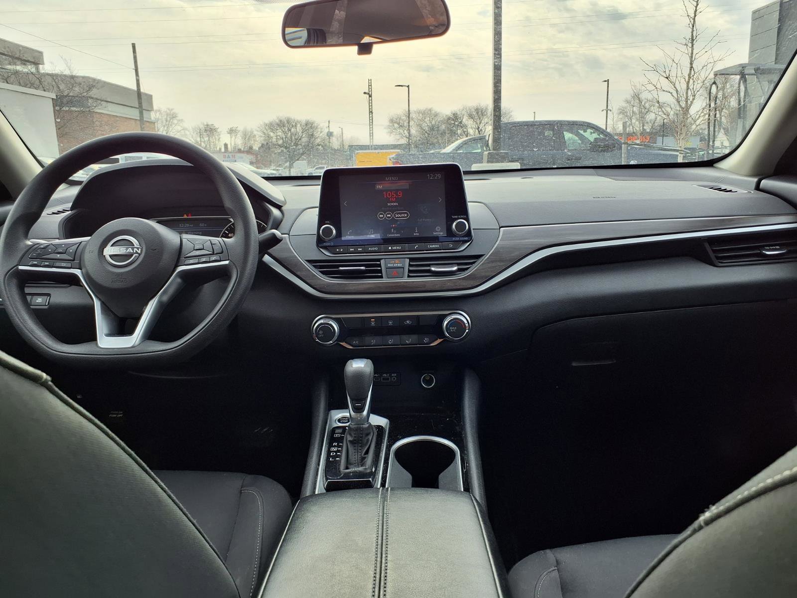 Used 2024 Nissan Altima 2.5 SV image 8