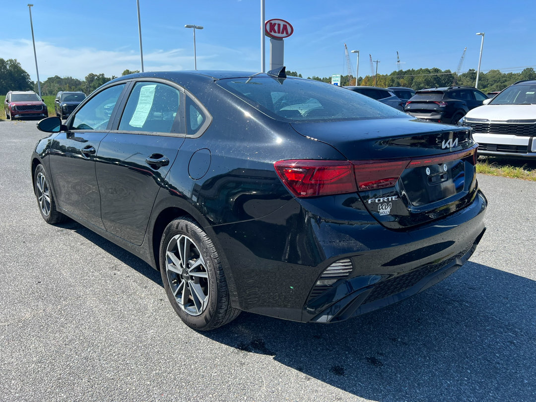 Used 2023 Kia Forte LXS w/ LXS Technology Package image 3