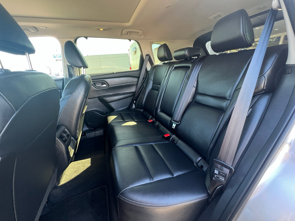 Used 2024 Nissan Rogue SL w/ SL Premium Package AWD/4WD image 16
