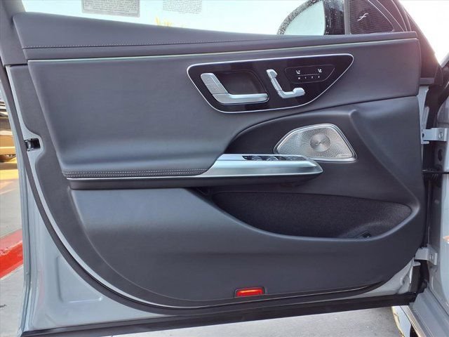 New 2026 Mercedes-Benz E 53 AMG e 4MATIC Sedan image 12
