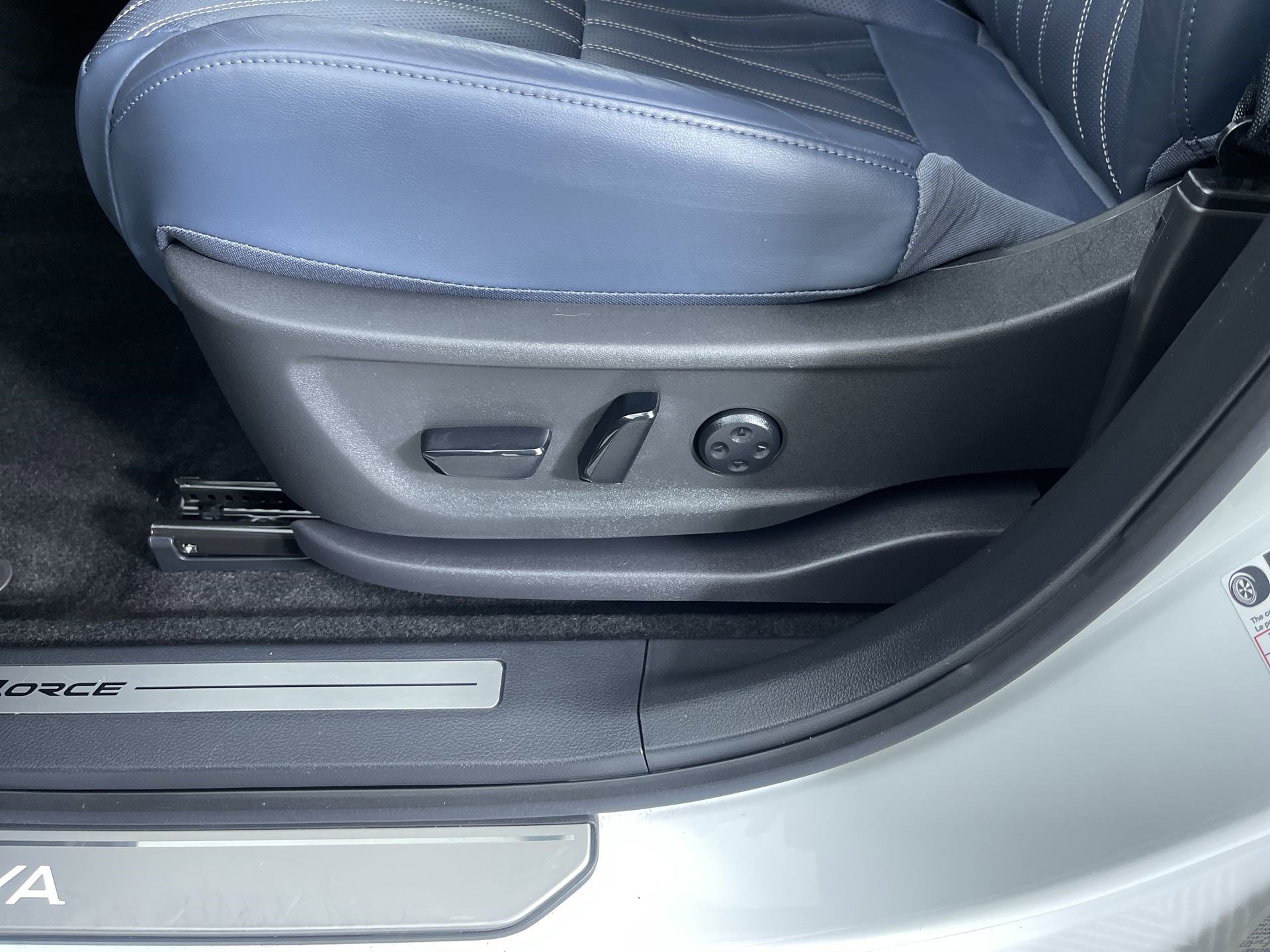 Certified 2024 Nissan Ariya AWD image 13