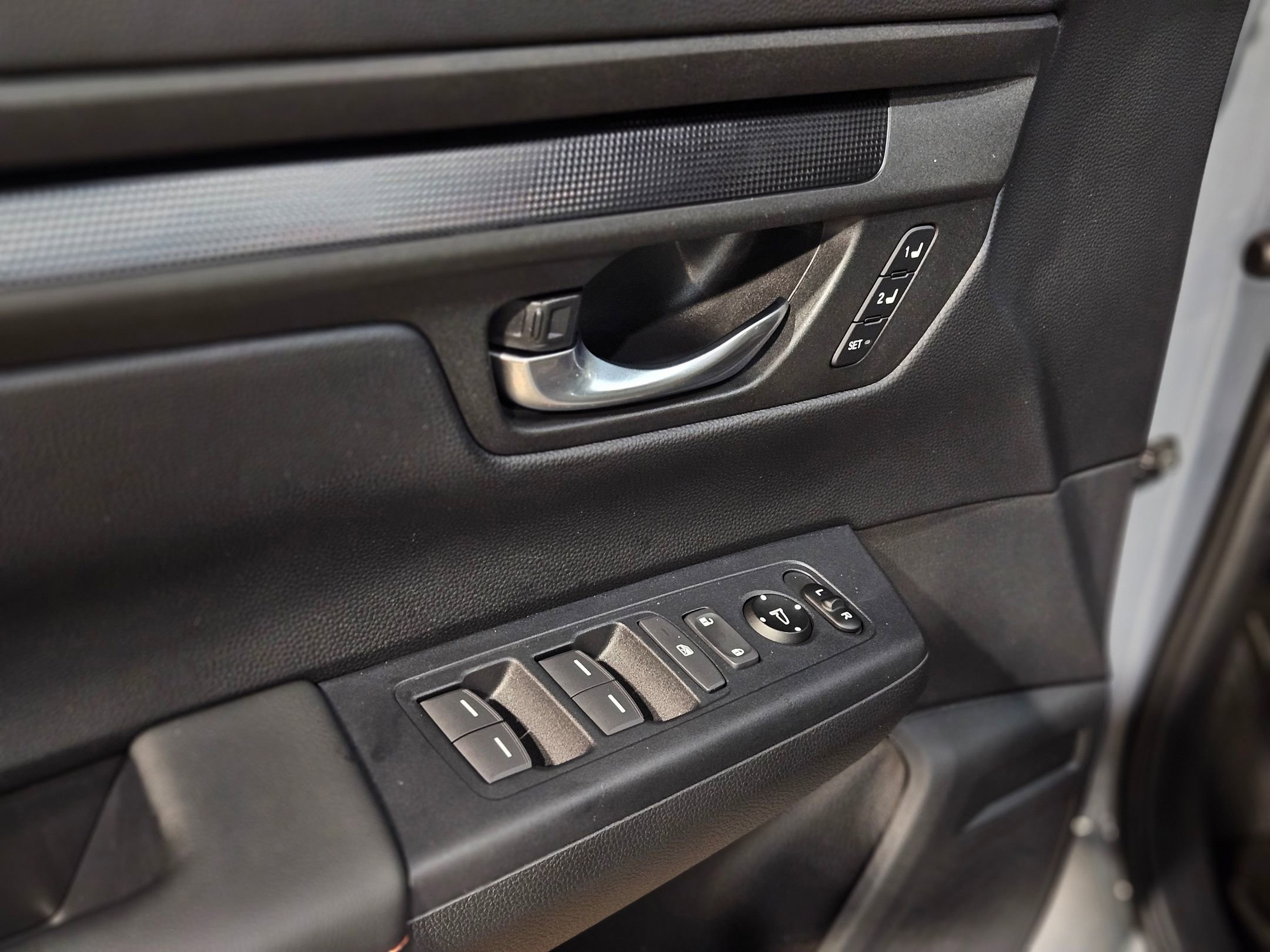 Used 2025 Honda CR-V Sport-L image 21