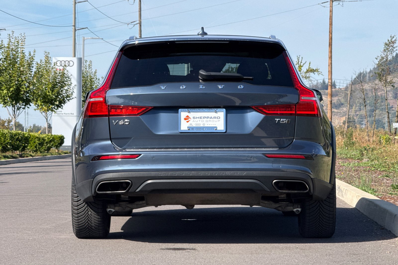Used 2021 Volvo V60 T5 Cross Country w/ Protection Package AWD/4WD image 4