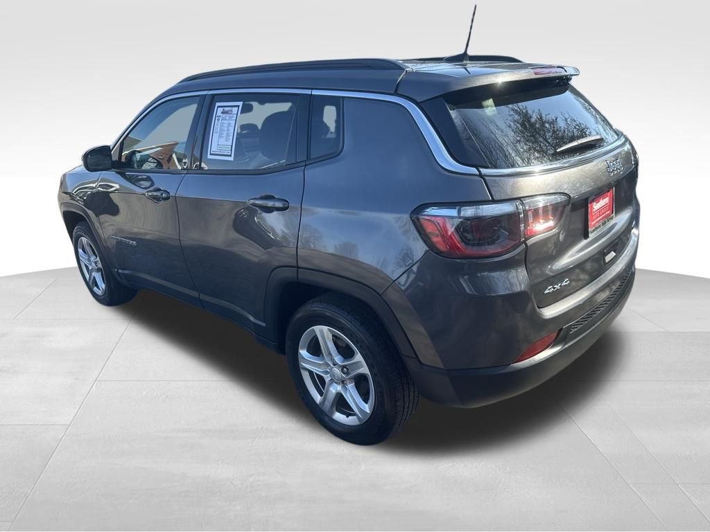 Used 2024 Jeep Compass Latitude AWD/4WD image 22