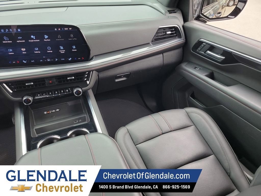 Certified 2025 Chevrolet Suburban RST image 25