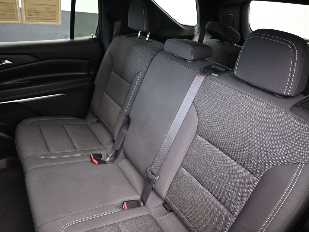 Used 2024 Chevrolet Traverse LS image 40