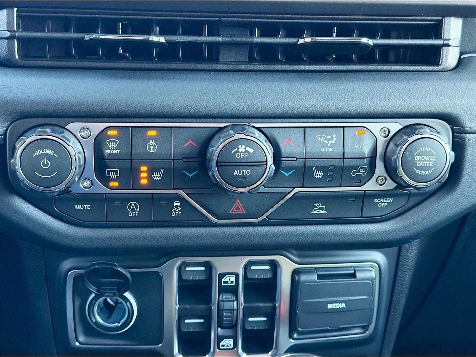 New 2026 Jeep Wrangler Unlimited Sahara image 15