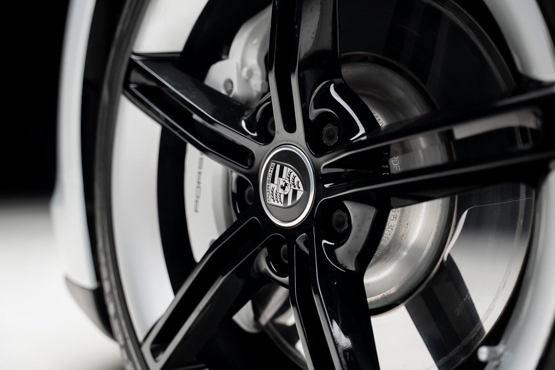 Used 2022 Porsche Taycan image 21