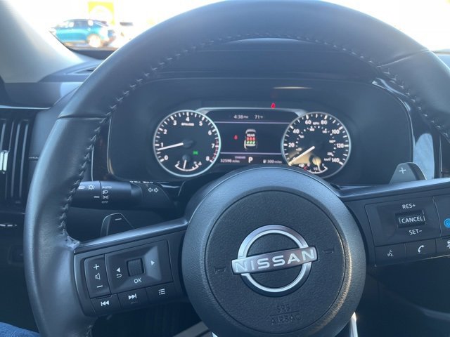 Used 2025 Nissan Pathfinder SV image 24