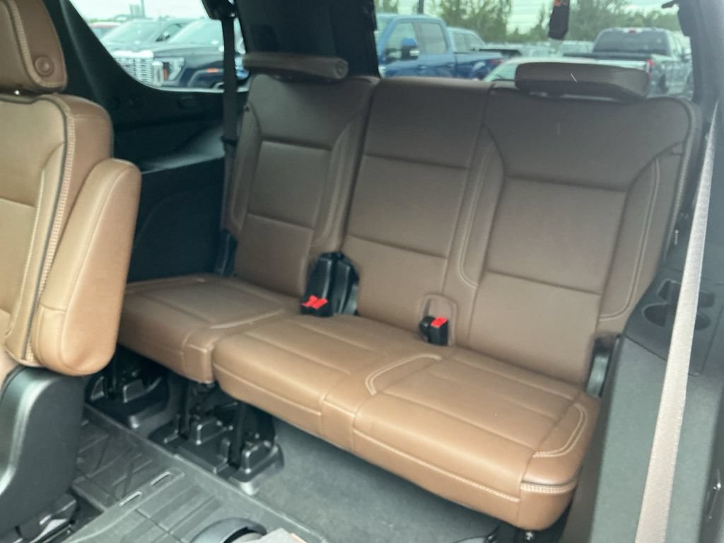 Certified 2025 Chevrolet Tahoe High Country AWD/4WD image 12