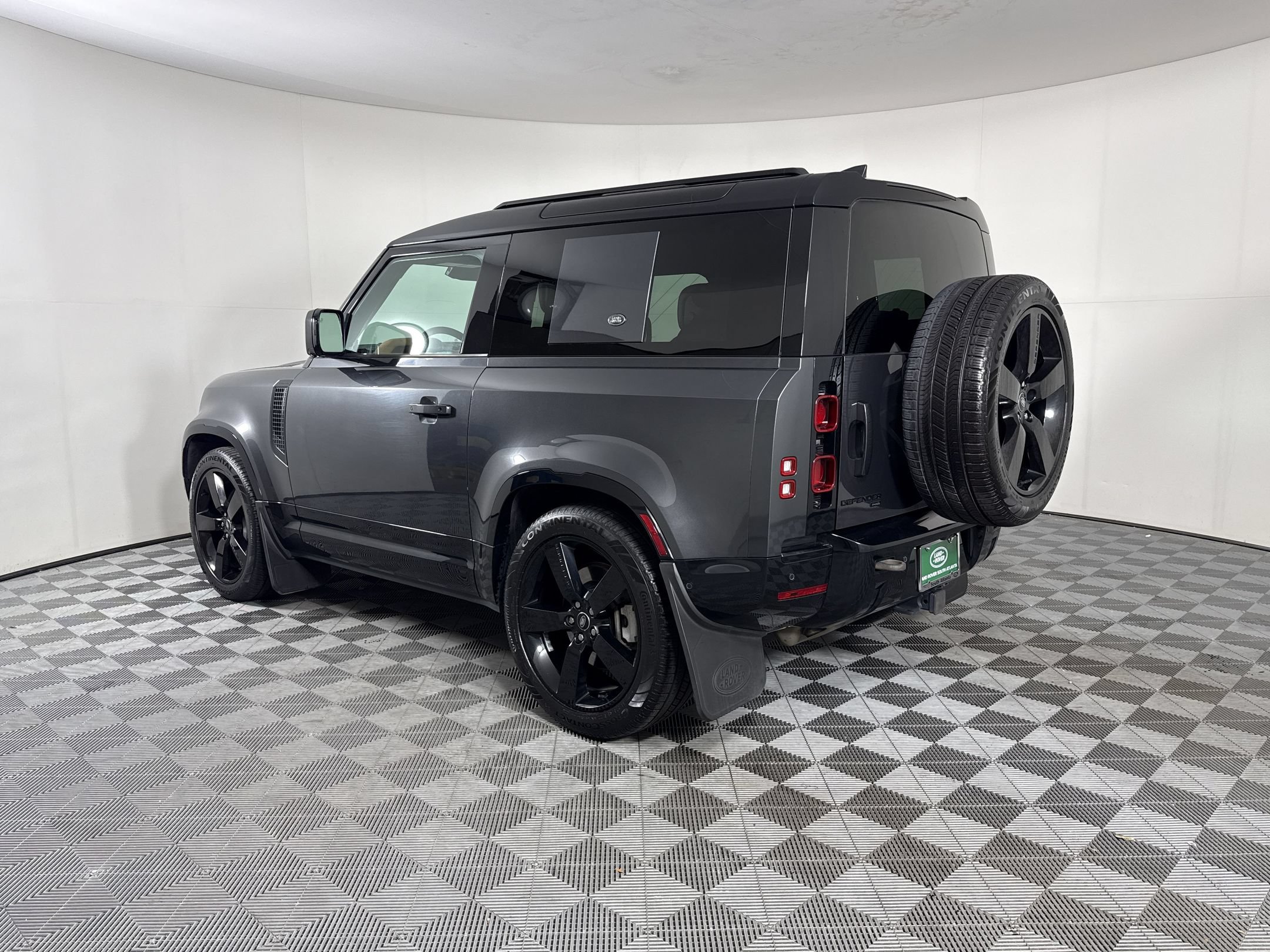 Used 2023 Land Rover Defender 90 X-Dynamic SE AWD/4WD image 3