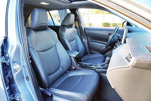 Used 2023 Toyota Corolla Cross XLE w/ Convenience Package image 12