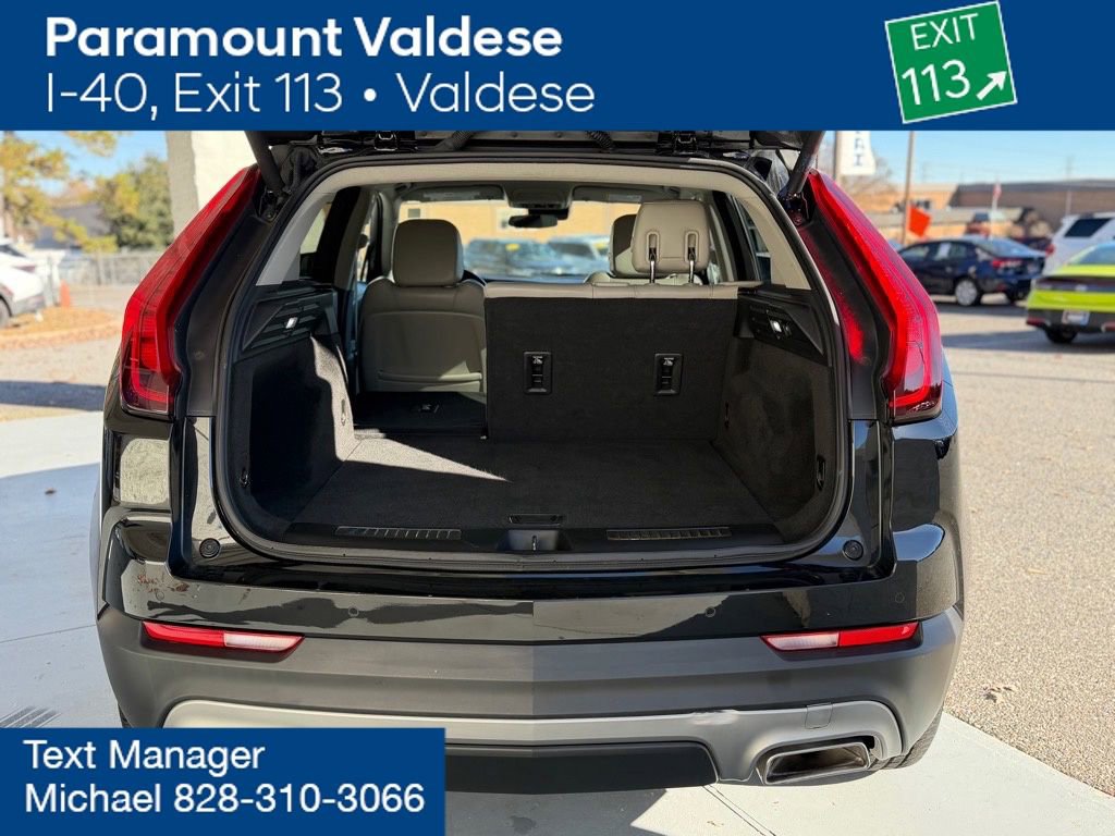 Used 2023 Cadillac XT4 Premium Luxury image 3