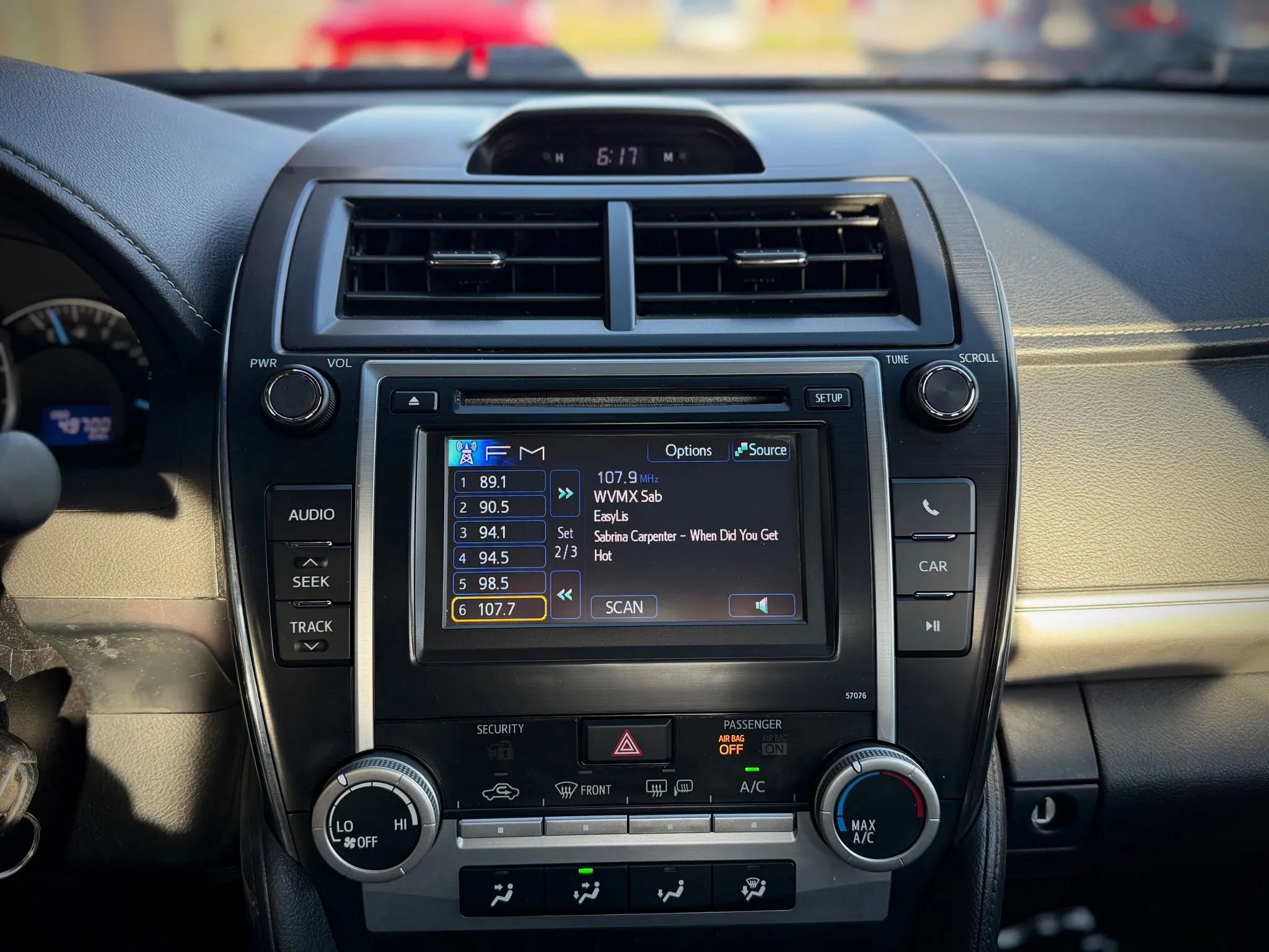 Used 2013 Toyota Camry SE image 13