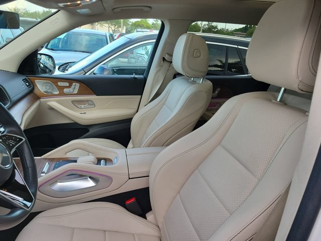 Used 2024 Mercedes-Benz GLS 450 4MATIC image 9