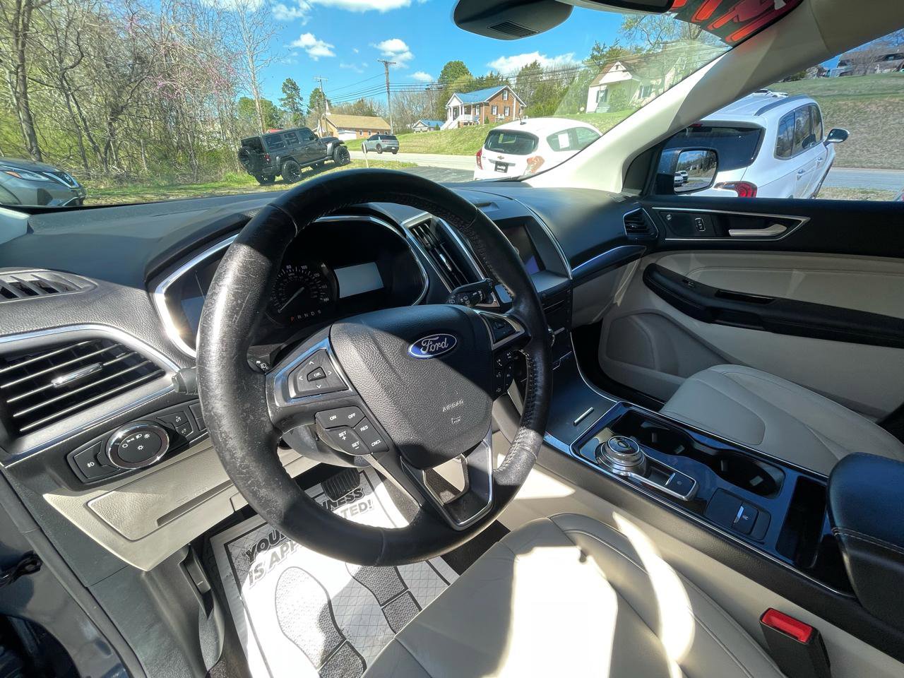 Used 2019 Ford Edge Titanium w/ Cold Weather Package image 17