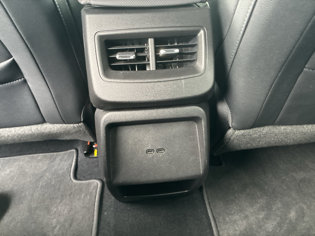 Used 2024 Chevrolet Equinox EV LT FWD image 36