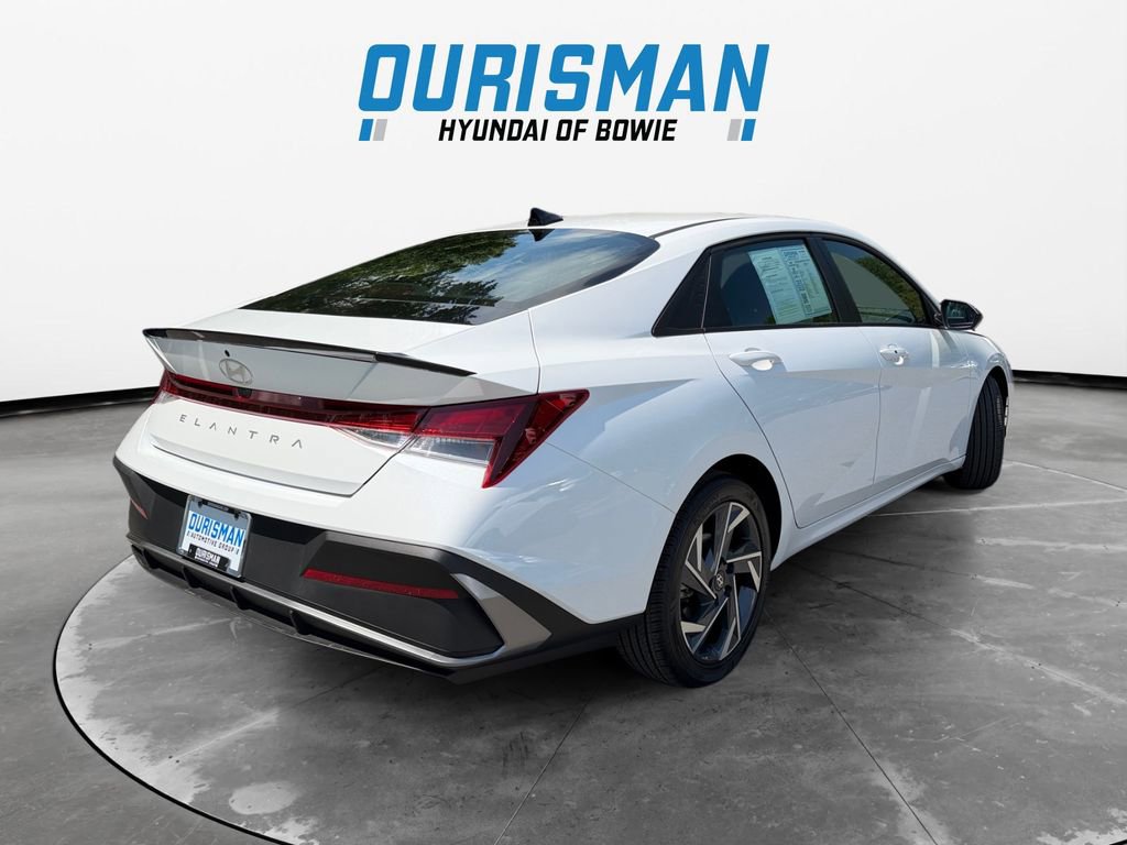 Used 2025 Hyundai Elantra Sport FWD image 6