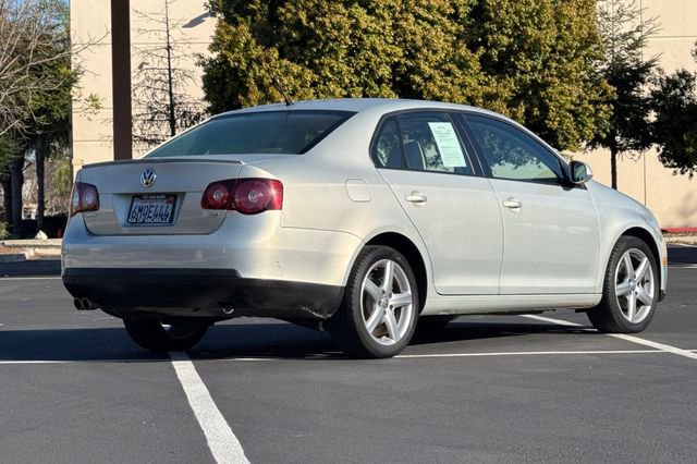 Used 2010 Volkswagen Jetta Limited Edition image 5
