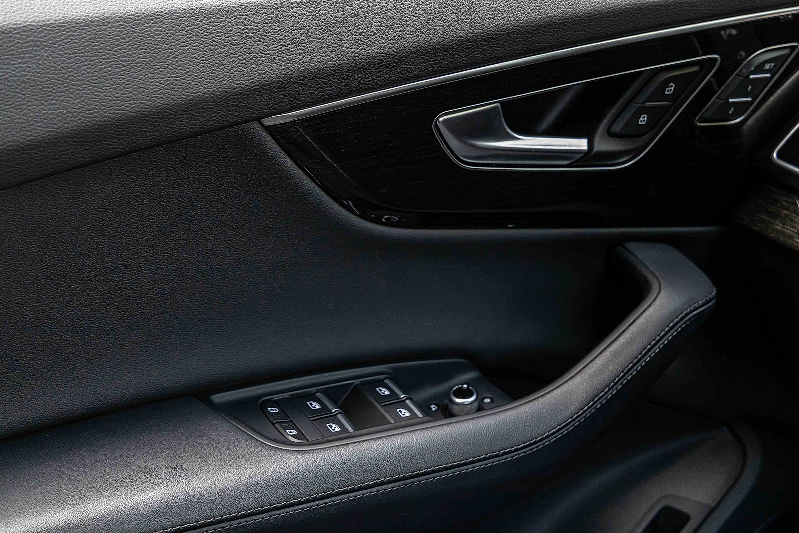 Used 2024 Audi Q7 Premium Plus image 15