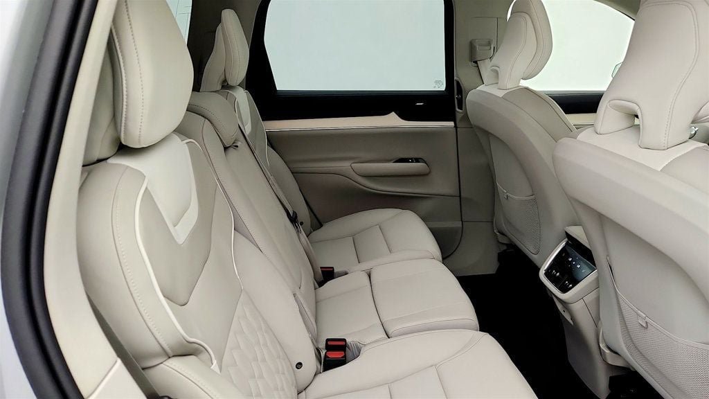 Used 2025 Volvo EX90 Ultra AWD/4WD image 20