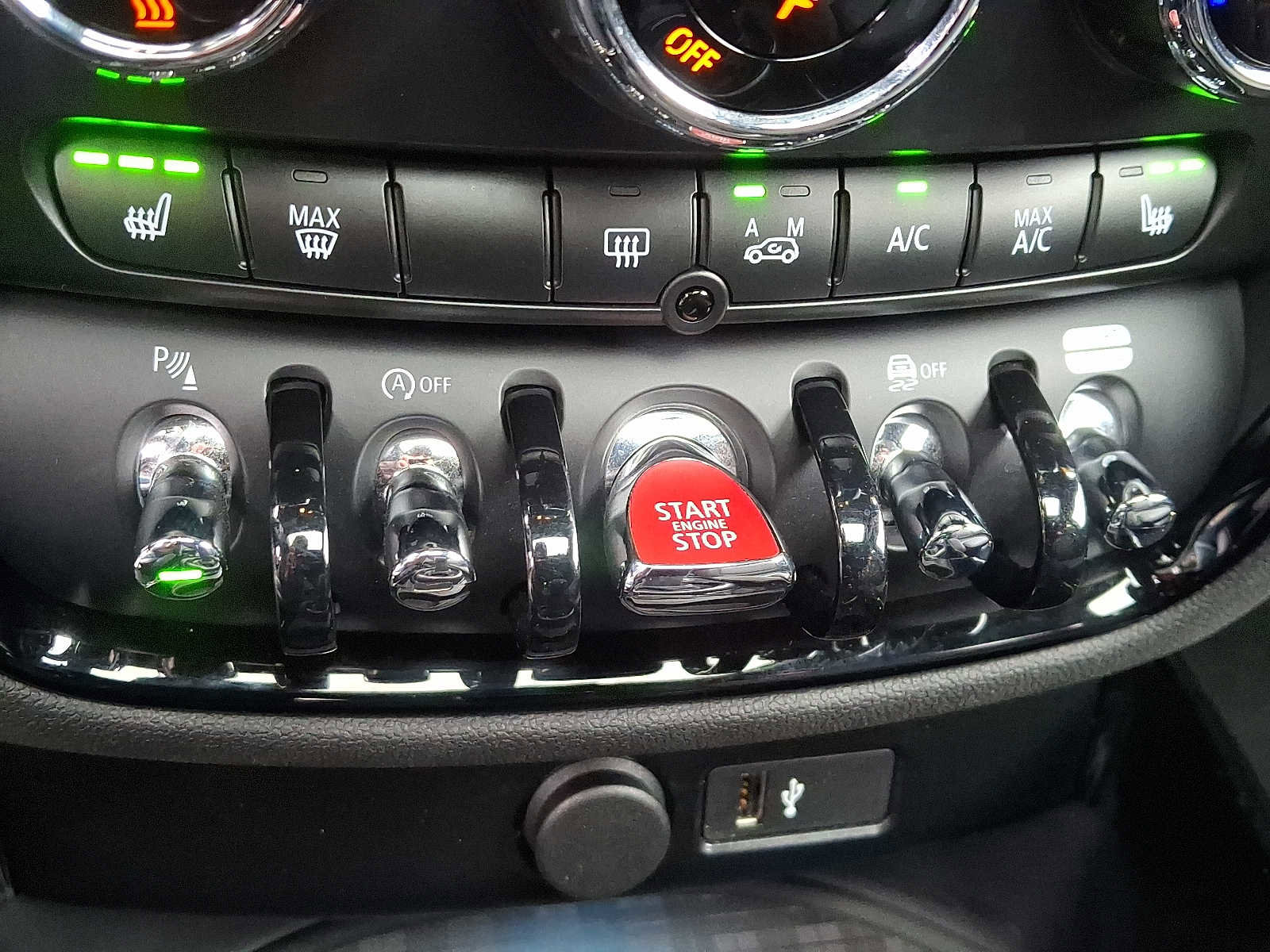 Used 2024 MINI Cooper Clubman S image 25