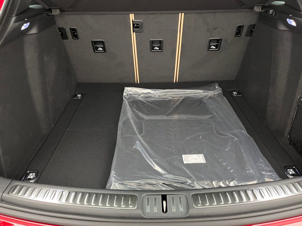 Certified 2025 Porsche Macan image 25