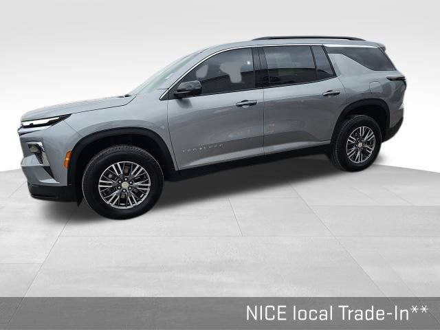 Used 2024 Chevrolet Traverse LT image 11
