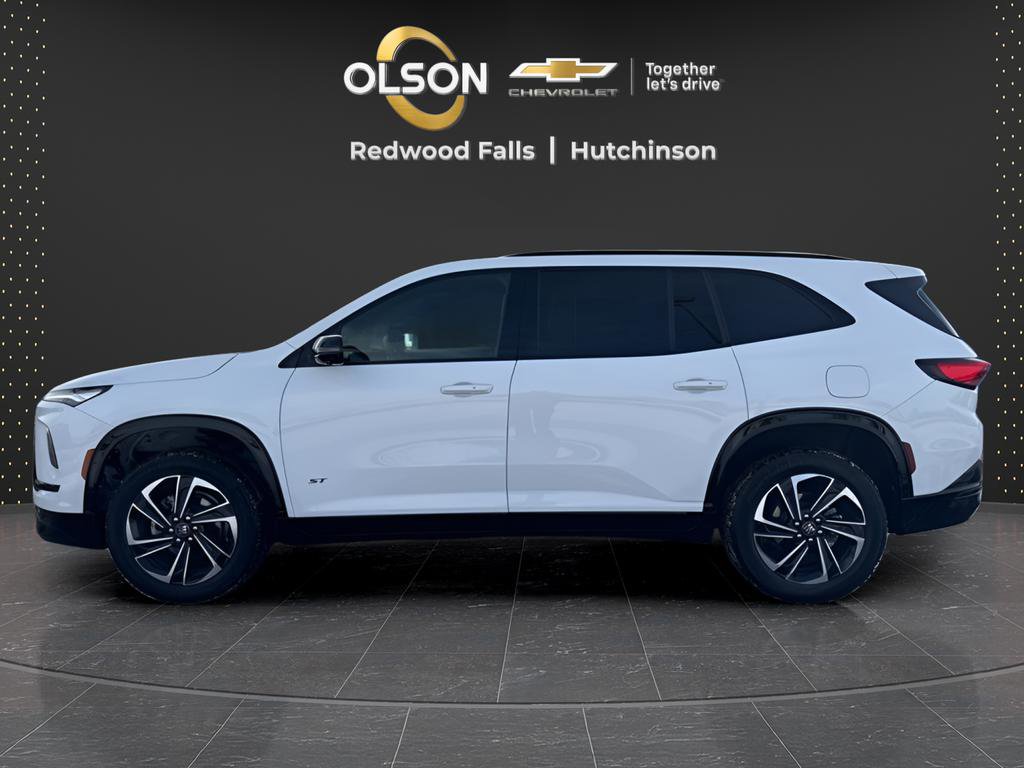 Used 2025 Buick Enclave Sport Touring image 2