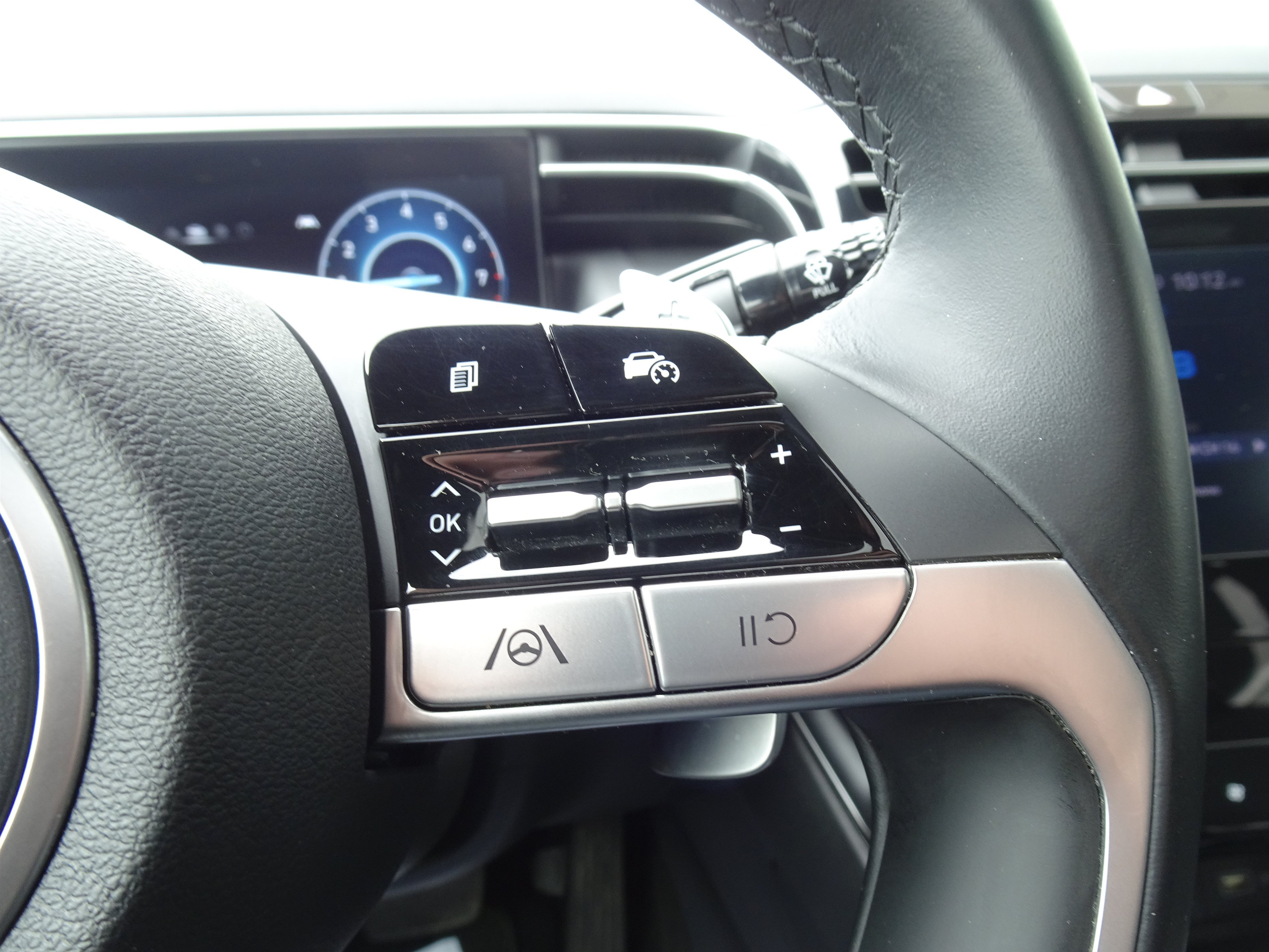 Used 2022 Hyundai Santa Cruz SEL Premium AWD/4WD image 25