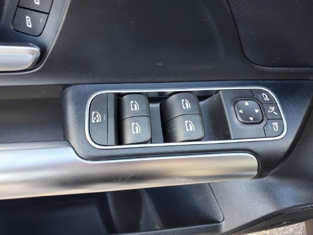 Used 2021 Mercedes-Benz GLA 250 4MATIC image 16