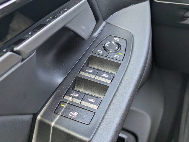 Used 2024 BMW 530i w/ Convenience Package RWD image 26