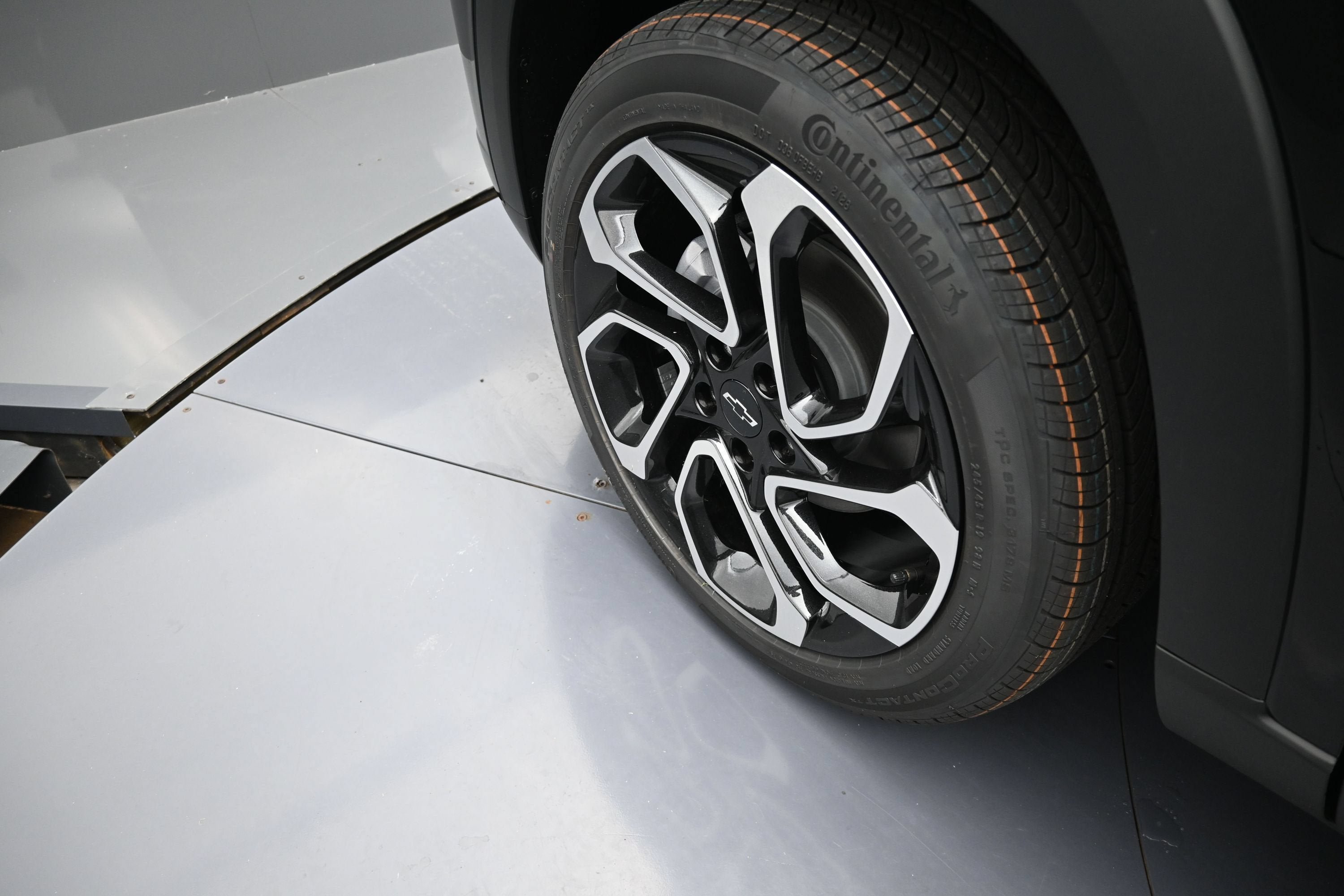 New 2026 Chevrolet Trax RS w/ Sunroof Package FWD image 33
