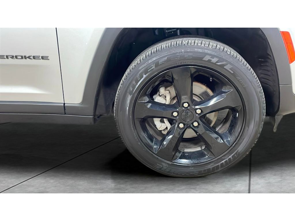 Used 2024 Jeep Grand Cherokee Altitude image 19