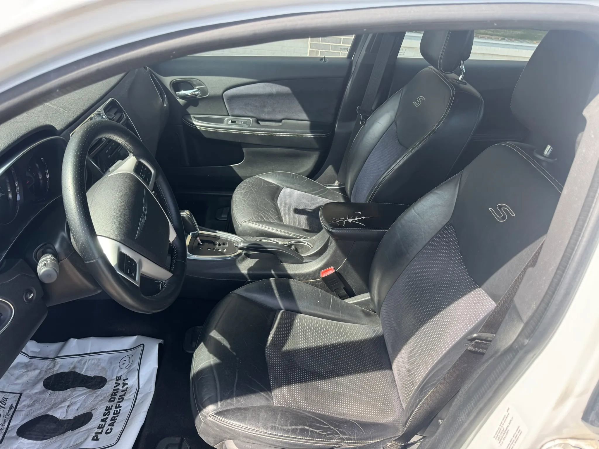 Used 2014 Chrysler 200 Limited w/ 200 S V6 Premium Group FWD image 10